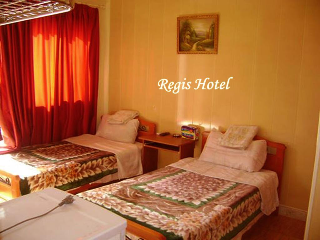 Regis Hotel Beirut Room photo