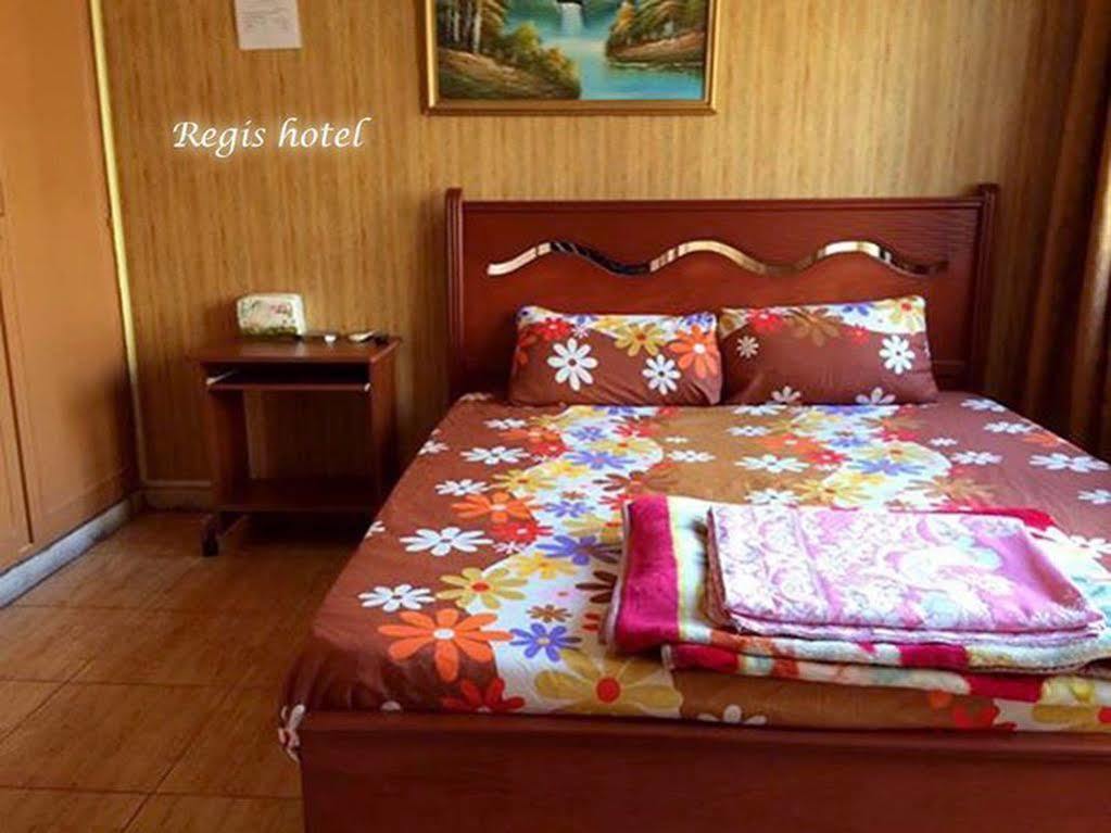 Regis Hotel Beirut Exterior photo