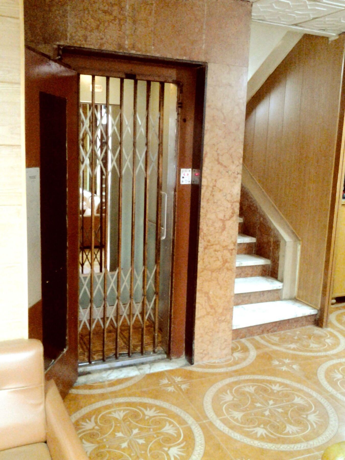 Regis Hotel Beirut Exterior photo
